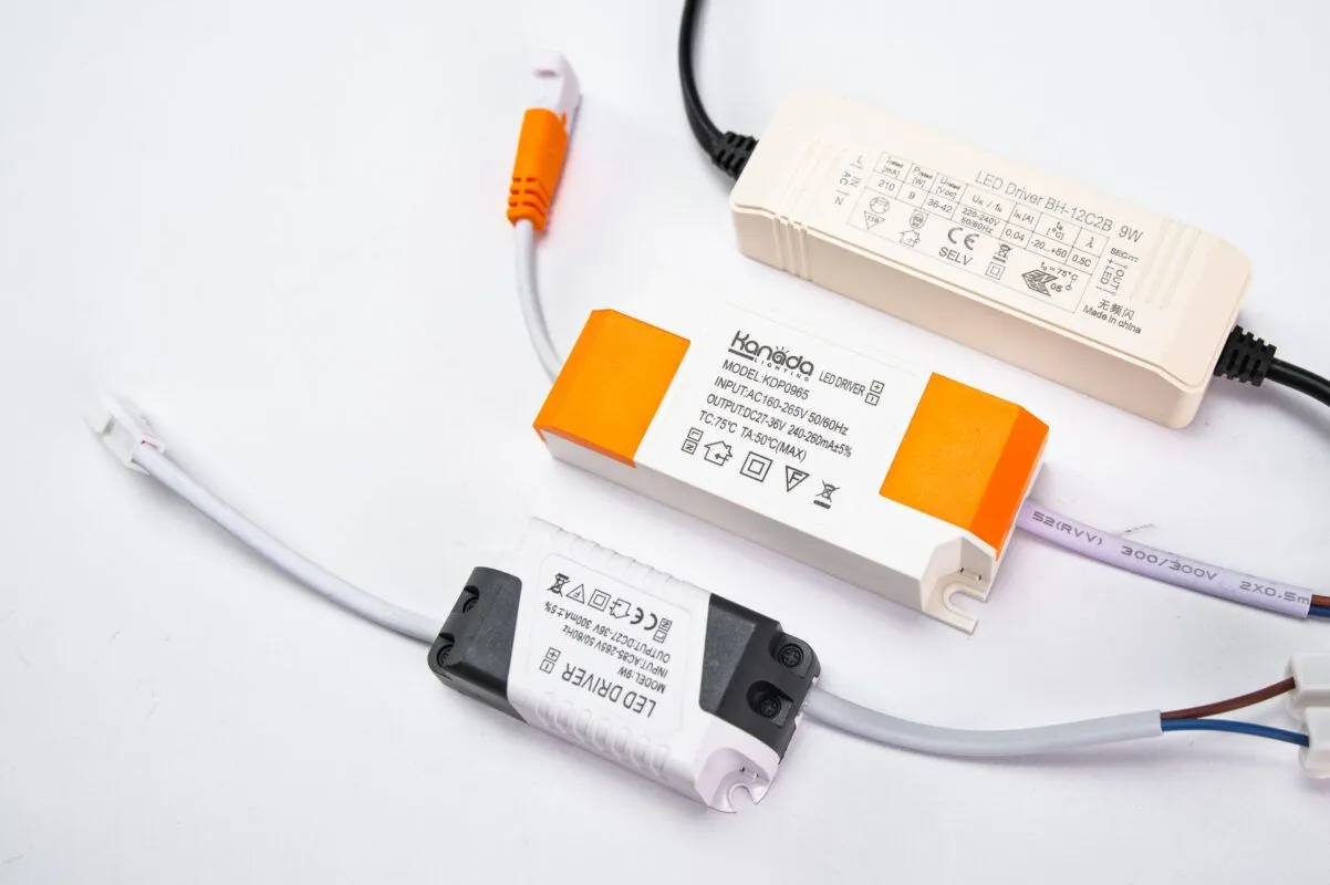 Sử dụng bộ nguồn (Driver) LED chất lượng cao