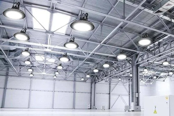 Lưu ý bố trí khoảng cách giữa các đèn led highbay